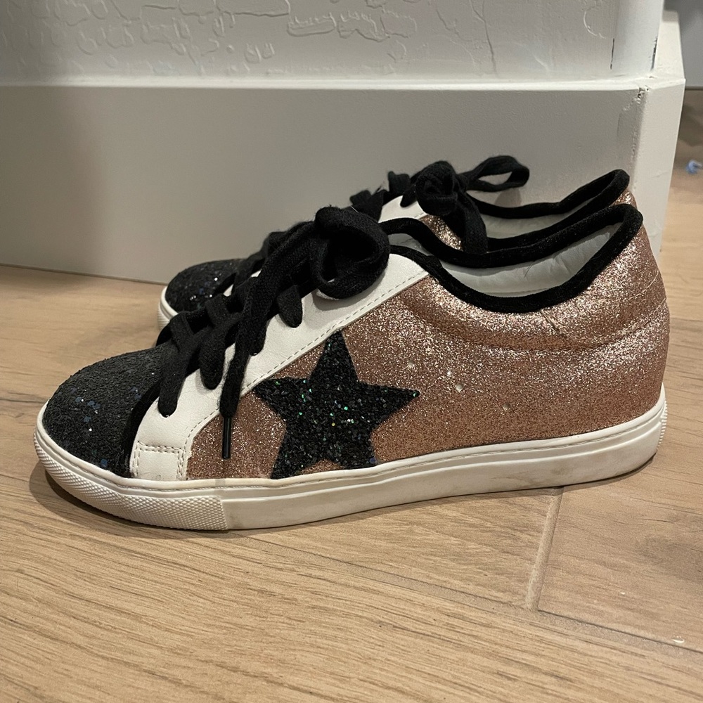 Pink and black star glitter shoes
